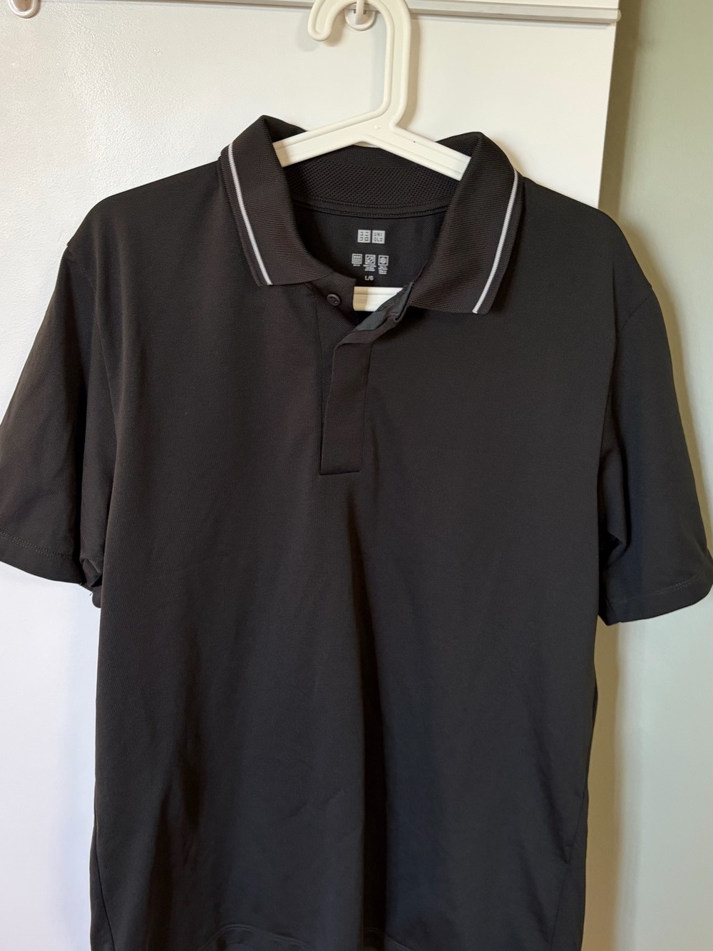 Uniqlo Black Polo with Contrast Stripe Collar